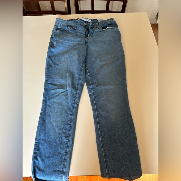 Levi’s - Picture 3 of 5